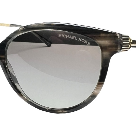 Michael Kors MK 2052 (Abi) 328911 Sunglasses | Black Horn Grey Gradient | 15-18 - Picture 3 of 10